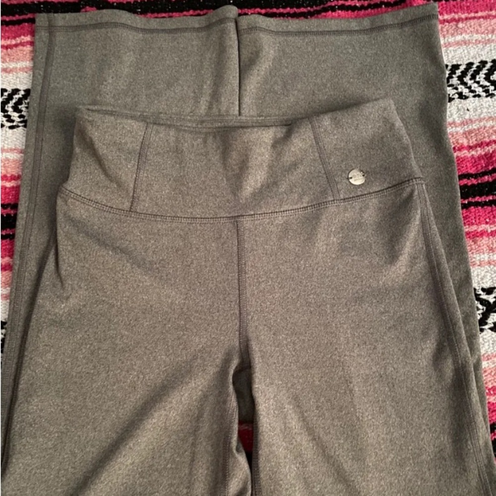 Jones Straight, Legged Leggings